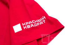 Красные футболки с изображением г.Магадана