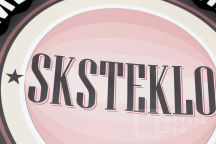 Черные футболки с логотипом «SKSTEKLO»
